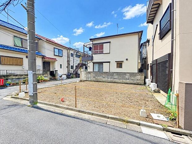 ≪現地ご案内は便利なネット予約も可能です!お気軽にお問い合わせください♪≫
新築一戸建て 家族の笑い声が自然と生まれます!生活するだけの家ではなく「日々を楽しむ暮らし」を♪
