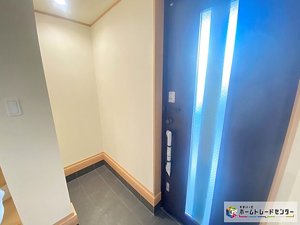 【玄関】≪Shoes in closet≫
玄関にはシューズインクローゼットも完備♪お客様を迎える玄関をいつもスッキリさせられます♪