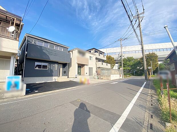 【現地外観写真】≪実際の設備・仕様をお確かめいただけます！≫
「高州四丁目」停歩7分より、ＪＲ常磐線「金町」駅バス16分/TX「三郷中央」駅バス21分♪ぜひあなたの目で、現地をお確かめください。