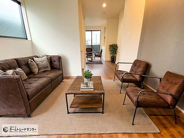 【リビング】≪Living room≫
広々としたLDKに、自分好みのインテリアでレイアウト。季節ごとに模様替えなども、楽しみの一つとなりそうです。
※家具をCGで加工しており、家具付き販売ではございません。