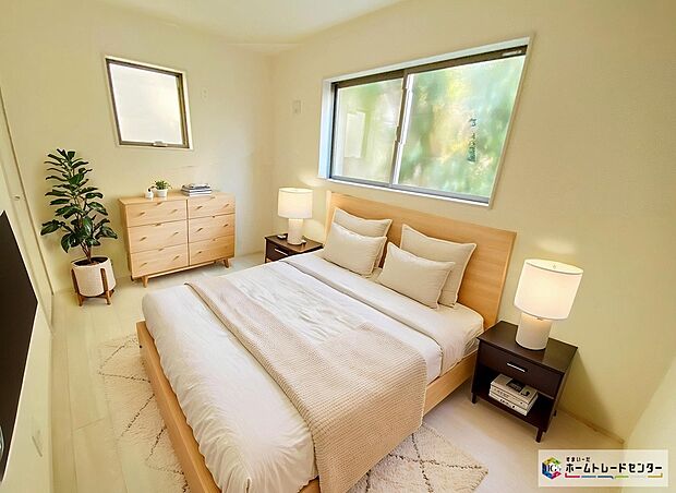 【居室】≪Room≫
2面採光を確保した明るい室内は、風通しも良く、大変居心地の良い空間となっております。
※家具をCGで加工しており、家具付き販売ではございません。