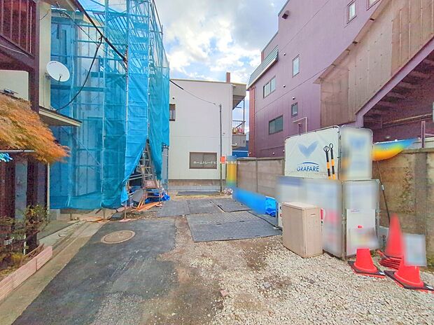 【【現地外観写真】】≪内覧以外にも資金計画やライフプランに寄り添ったご提案をいたします♪≫
小・中学校がお住まいの徒歩10分圏内にございます。小さなお子様の通学も安心です！