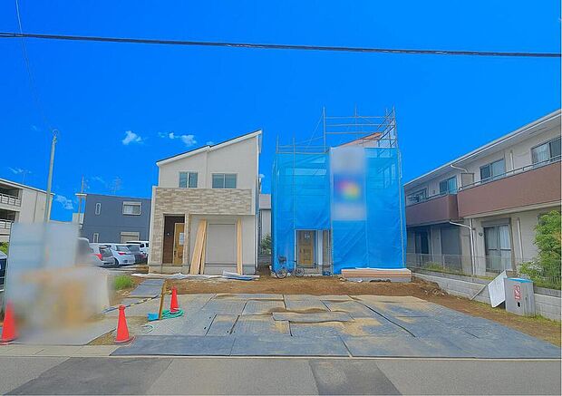 【現地外観写真】≪内覧以外にも資金計画やライフプランに寄り添ったご提案をいたします♪≫
充実の仕様設備でワンランク上の新生活♪ゆとりあるカースペース2台分・水回り集中プラン採用、「食洗機」、「勝手口」付き。