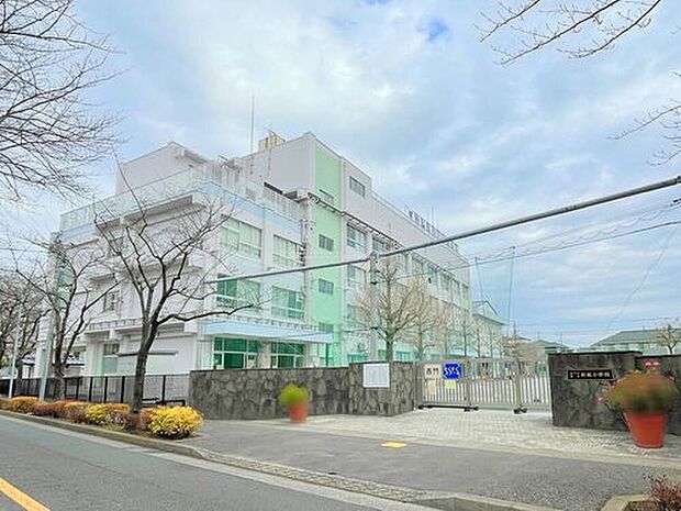 江戸川区立新堀小学校（約350m）