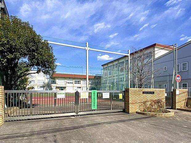 足立区立寺地小学校(約130m)