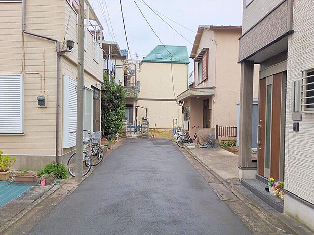 【前面道路含む現地写真】≪見学予約ができます!≫
当日のご見学予約も承ります。同じものは2つとない「夢のマイホーム」との出会いが待っているかもしれません。