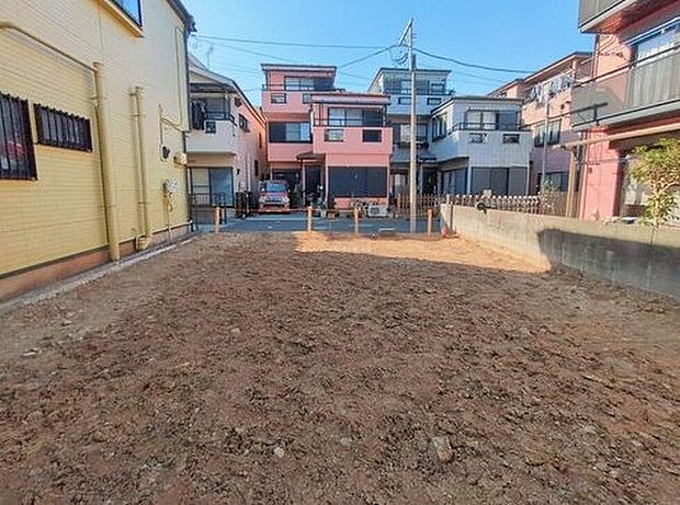 【現地外観写真】耐震に優れた工法を採用、一生住む家だから構造にも環境にもこだわりを。お気軽にお問い合わせください!お待ちしています♪