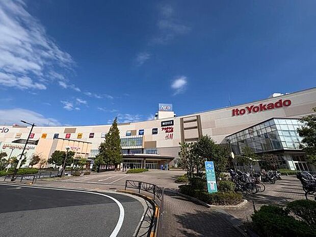 アリオ亀有店(約1,900m)