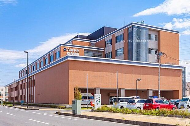 医療法人社団協友会八潮中央総合病院（約1,200m）