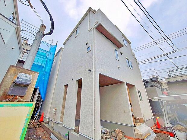 【現地外観写真】≪現地(2026年3月)撮影≫
衣類の収納に大活躍のウォークインクローゼット完備☆
全居室に物入完備で収納力抜群◎