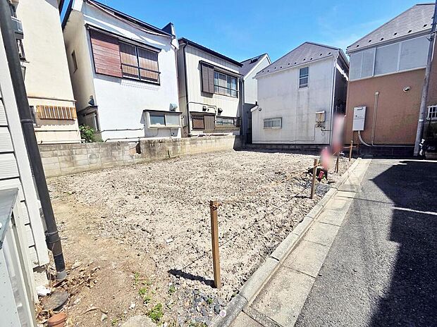 【現地外観写真】【2026.05撮影】◆住宅性能評価の6項目で最高等級を取得！◆
耐震等級(倒壊・損傷等防止)・耐風等級・劣化対策等級
ホルムアルデヒド対策等級・維持管理対策等級　　　　　