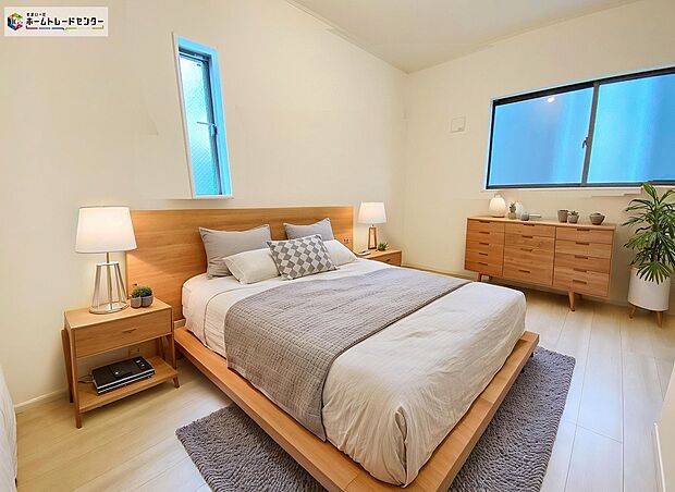 【リビング以外の居室】≪Room≫
お陽さまの光をさわやかな風をたっぷりとりこめます。室内はいつも明るい印象なので気持ちの良い朝を迎えられます。毎日の生活も明るくなりそう♪※2号棟