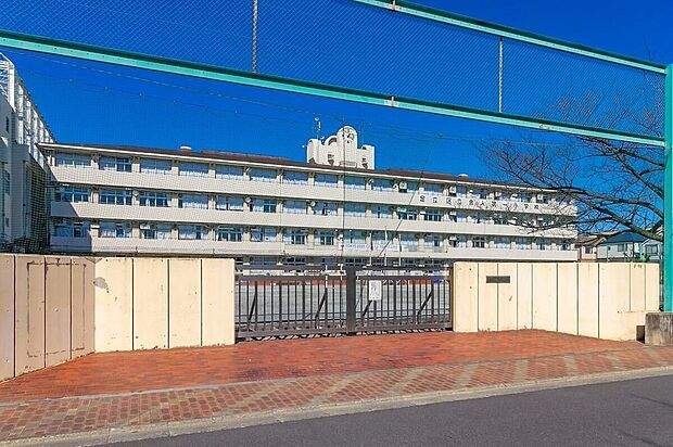 足立区立舎人第一小学校（約1,200m）