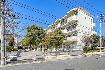 足立区立入谷南中学校 1300ｍ(徒歩17分)