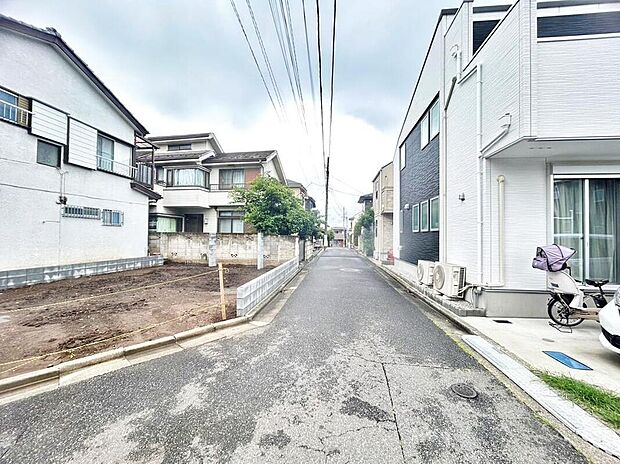 【前面道路含む現地写真】周辺に生活施設が充実した暮らしやすい住環境です♪