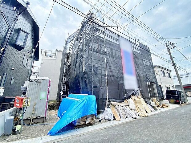 【現地外観写真】現地(2026年6月)撮影。つくばエクスプレス「三郷中央」駅までバスで8分!都心も郊外もアクセス便利な立地!