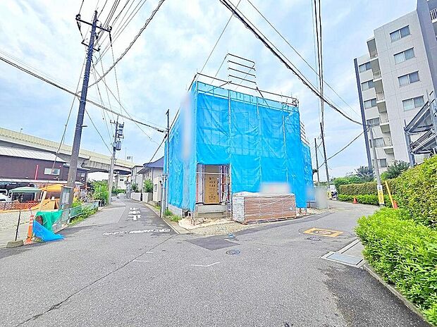 【前面道路含む現地写真】≪内覧以外にも資金計画やライフプランに寄り添ったご提案をいたします♪≫
(1号棟)角地☆それぞれの方角から光が入ってくるため日当たりがよく開放感が得られます◎