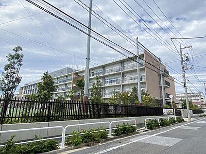 足立区立鹿浜未来小学校 450m(徒歩6分)