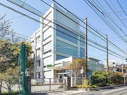 江戸川区立小岩第二中学校 750m(徒歩9分)