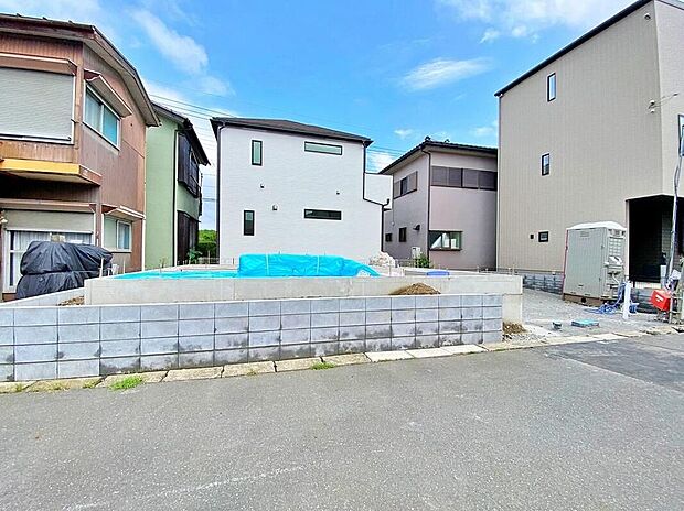 【現地外観写真】≪現地ご案内は便利なネット予約も可能です!お気軽にお問い合わせください♪≫生活するだけの家ではなく「日々を楽しむ暮らし」を♪