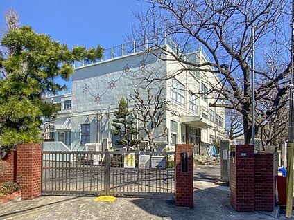 足立区立長門小学校 300m (徒歩4分)