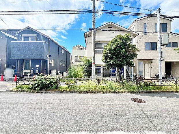 【前面道路含む現地写真】≪内覧以外にも資金計画やライフプランに寄り添ったご提案をいたします♪≫この街で・この家で暮らしたいと思わせる理由を是非現地でお確かめ下さい！※解体工事前の写真です