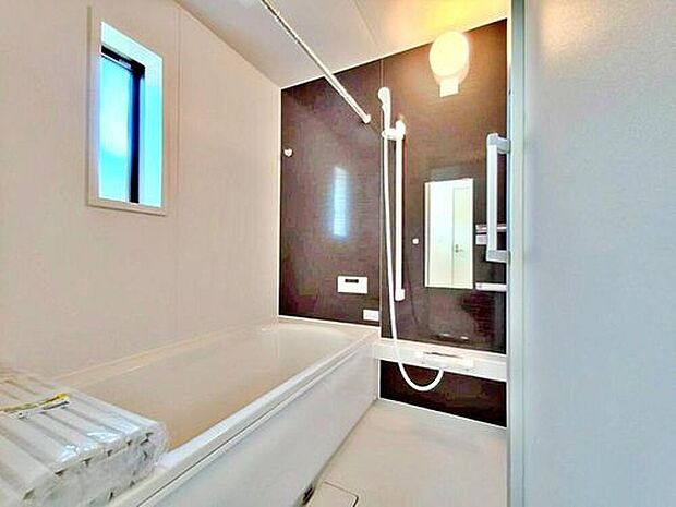 1号棟
1坪以上広さを設けた浴室で、ゆったりバスタイム♪お子様と一緒に入るにも充分な広さです。一日の疲れを癒せます♪