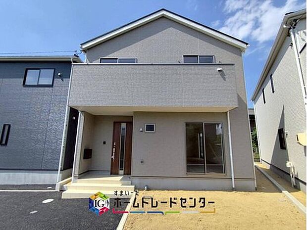 春日井市穴橋町第２　全３棟
堂々完成しました☆
ぜひ現地にて、実際の建物・街並み・日当たり等ご確認下さい♪
お問い合わせはお気軽に☆