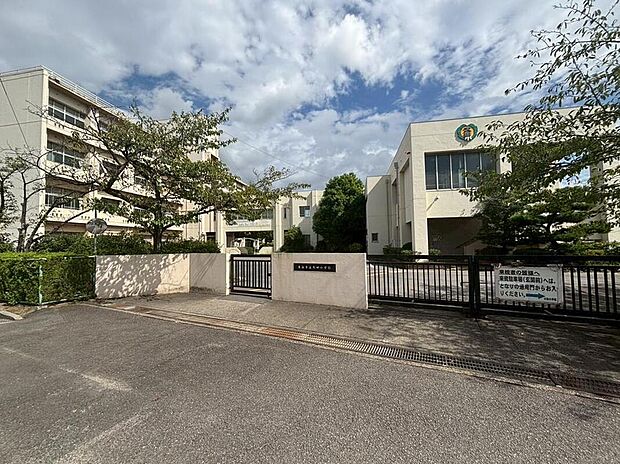 東海市立大田小学校まで900m