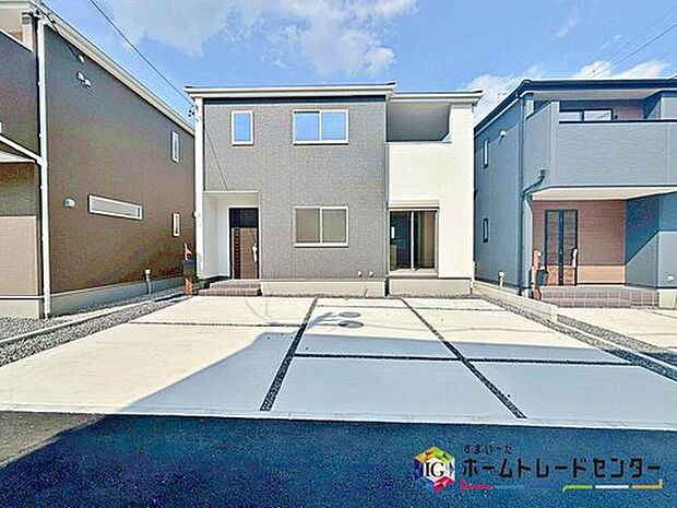 【現地外観写真】リーブルガーデン知立市牛田１丁目、全３棟（写真２号棟）　　　堂々完成しました☆
ご見学はホームトレードセンター株式会社まで、お気軽にお問い合わせください♪