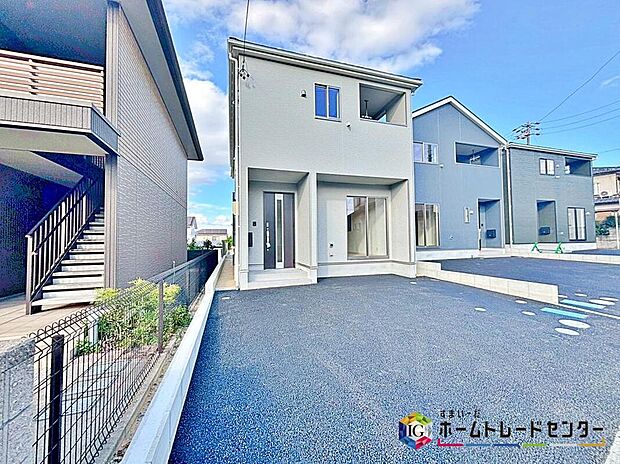 【前面道路含む現地写真】東海市富貴ノ台第5 全6棟
前面は、東側約6.02m 南側約6.02mの公道に接道しています。
交通量も少なく駐車もらくらくです♪
ご見学はホームトレードセンター株式会社まで、お気軽に♪