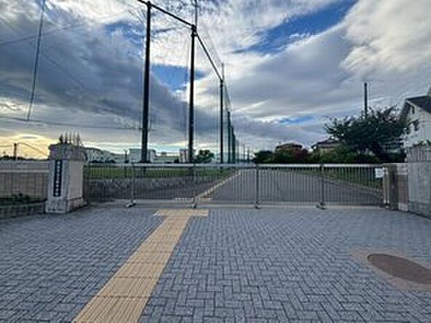 東海市立上野中学校（約1,500m）