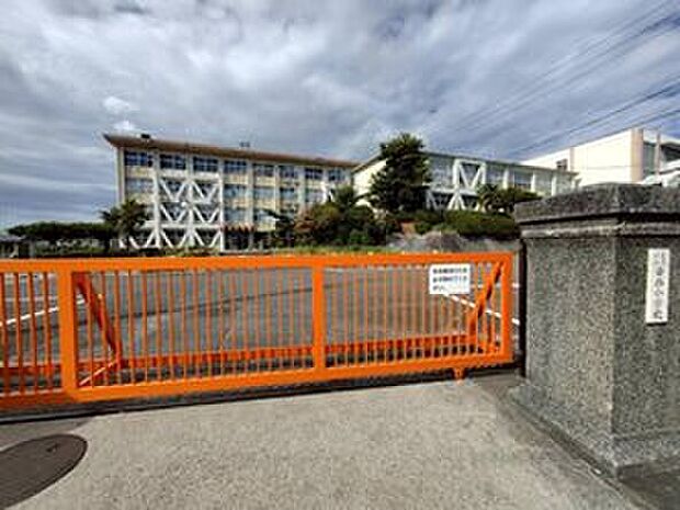 豊明市立沓掛小学校(約1,560m)