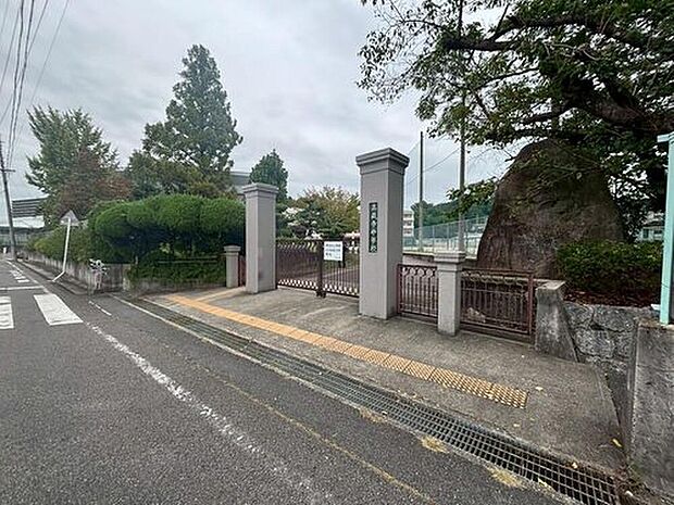 春日井市立高蔵寺中学校(約550m)