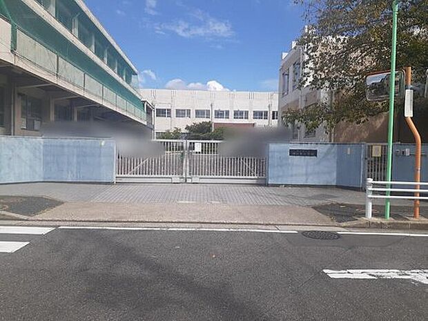 名古屋市立神の倉小学校（約61m）