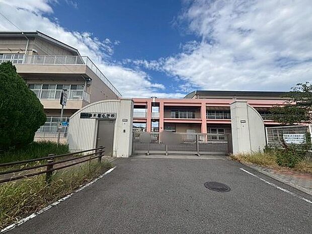 東海市立加木屋小学校（約1,600m）