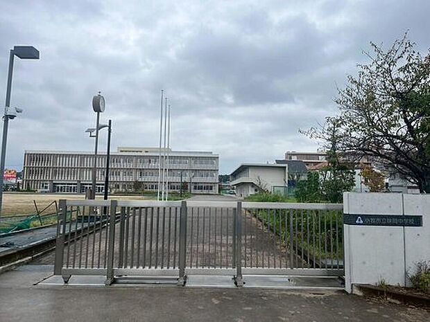 小牧市立味岡中学校(約2,080m)