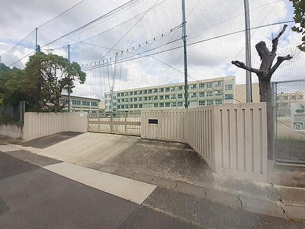 名古屋市立神沢中学校(約720m)