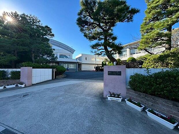 刈谷市立小垣江小学校（約400m）