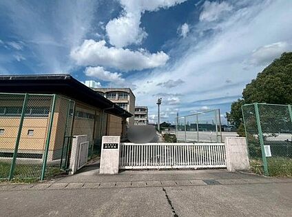 尾張旭市立西中学校 1200m(徒歩15分)