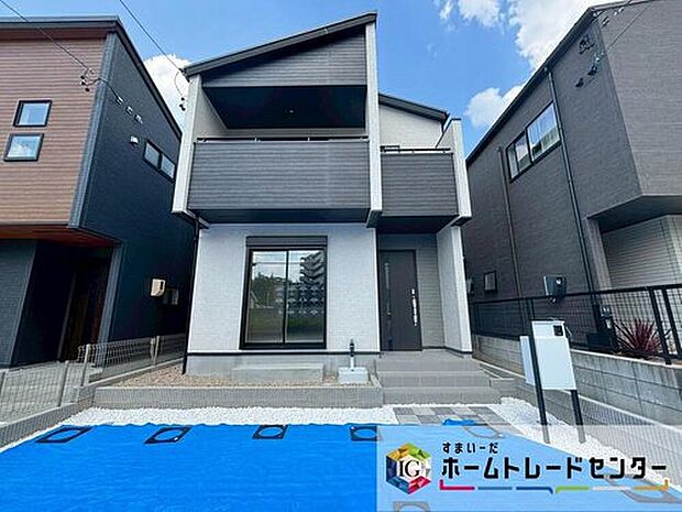 【現地外観写真】瀬戸市原山台８丁目　全２棟（写真２号棟）
堂々完成しました☆ご案内可能です♪
ぜひ現地にて、実際の建物・内観・周辺環境などご覧ください♪
お問い合わせはお気軽に！