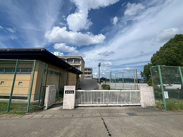 尾張旭市立西中学校(約1,200m)