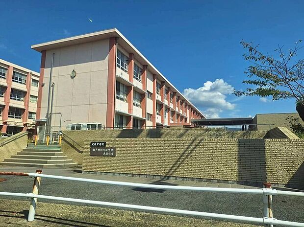 瀬戸市立光陵中学校(約640m)