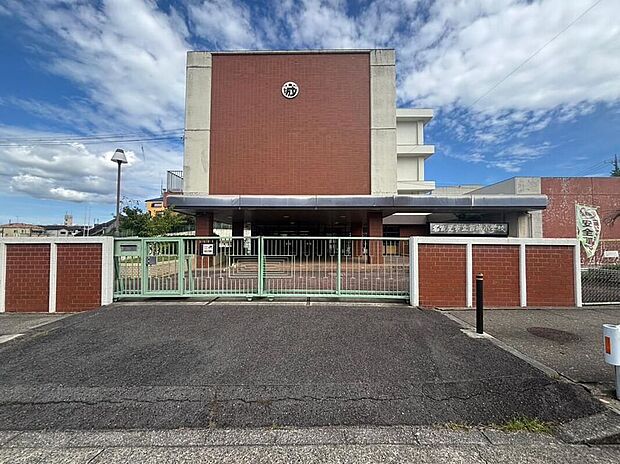 名古屋市立西城小学校（約350m）