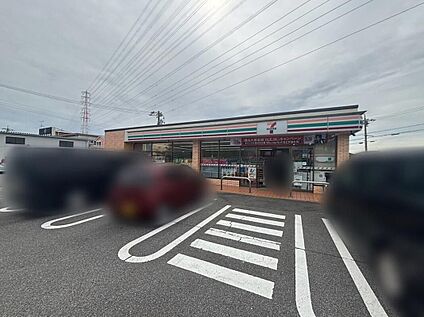 セブンイレブン春日井穴橋町3丁目店 641m(徒歩9分)