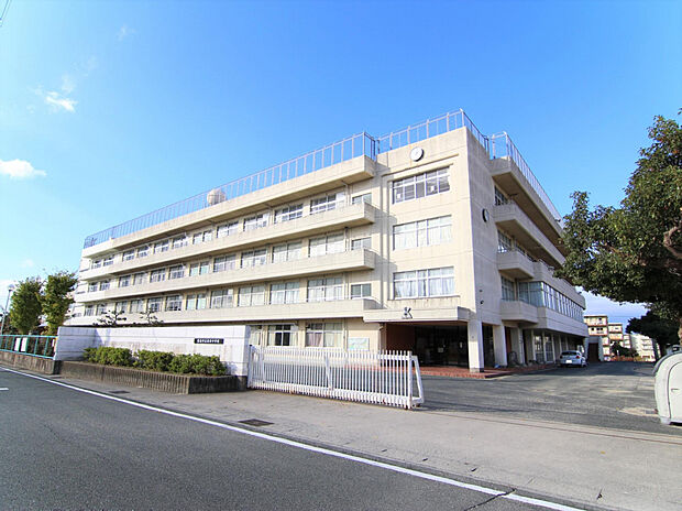 東部中学校（約2,400m）