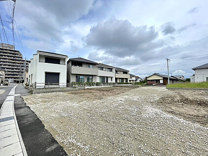 販売現地