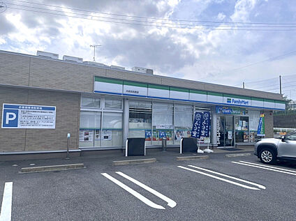 ファミリーマート大府共和西店 300m