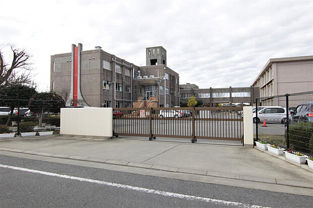 緑岡小学校 徒歩9分