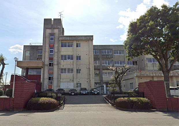 石川中学校（約1,300m）